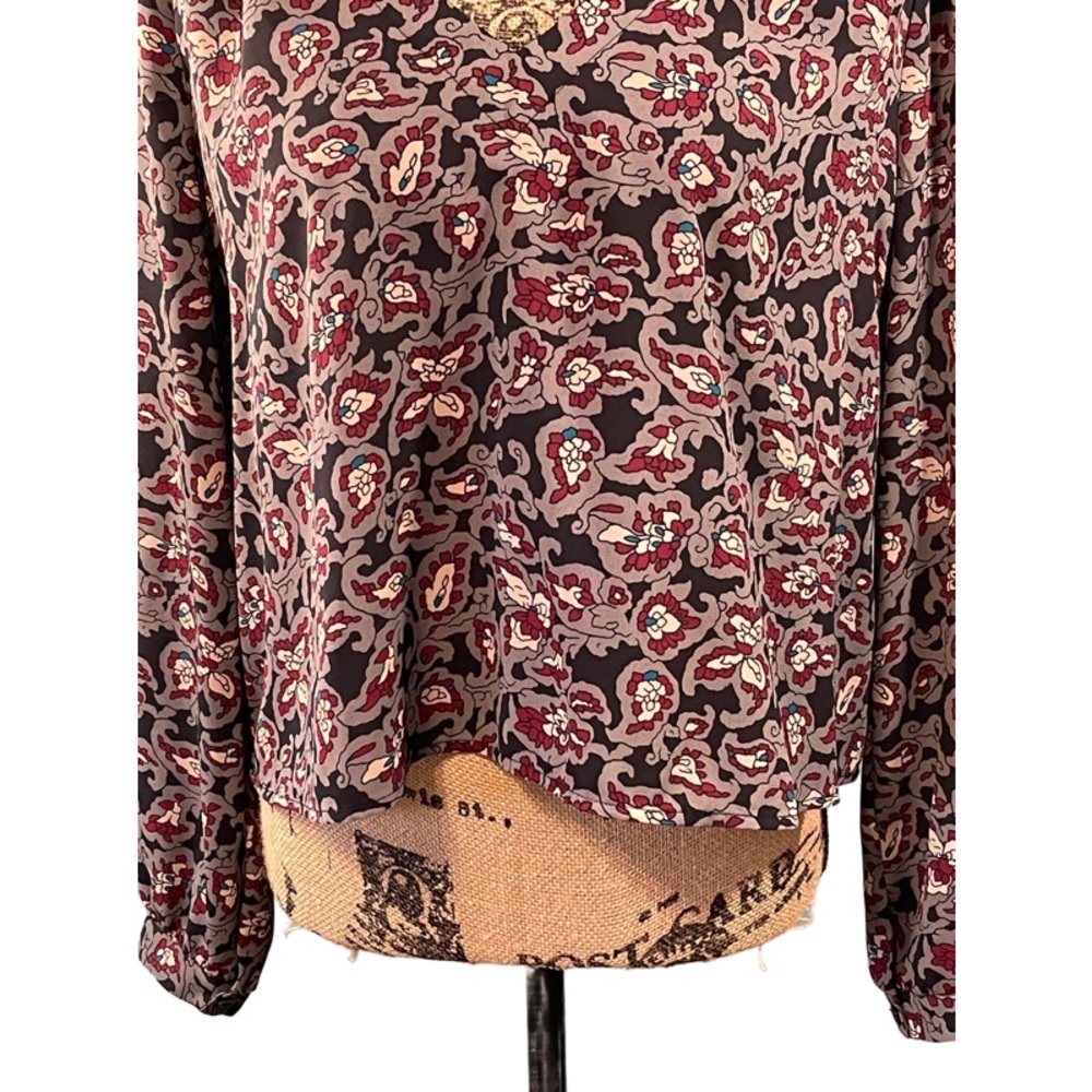 Astr the Label Floral Paisley Print Long Sleeve Blouse Gray Red Size M - Picture 3 of 8